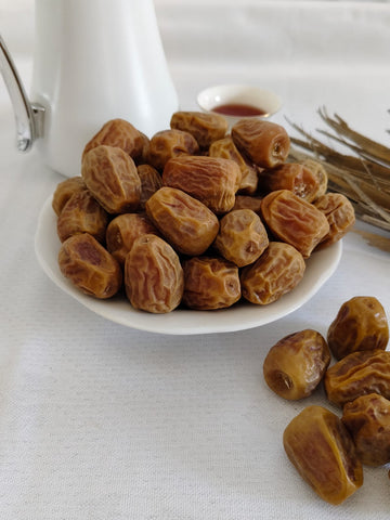 Almadina Sukkary Dates (1 KG) - Papaya Express