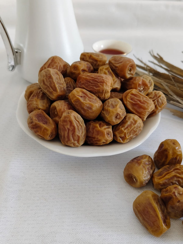 Almadina Sukkary Dates (1 KG) - Papaya Express